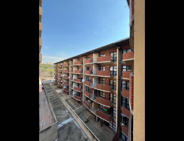 1 BEDROOM APARTMENT FOR SALE IN MILPARK